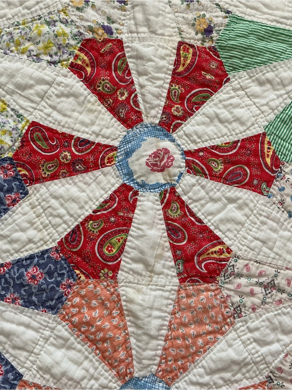 Vintage Floral Pinwheel Patchwork Quilt CottageCore 65”x86” - Picture 8 of 11